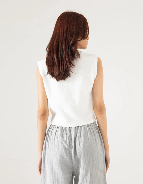 TEXTURED KNIT CROPPED TOP